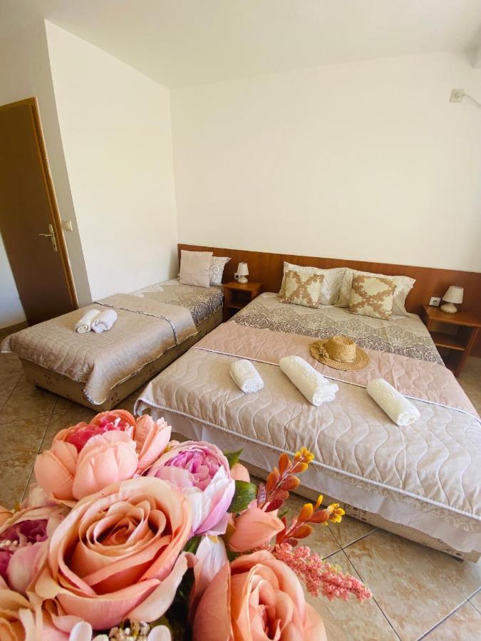 Miomir Perazic Apartments Petrovac Zewnętrze zdjęcie